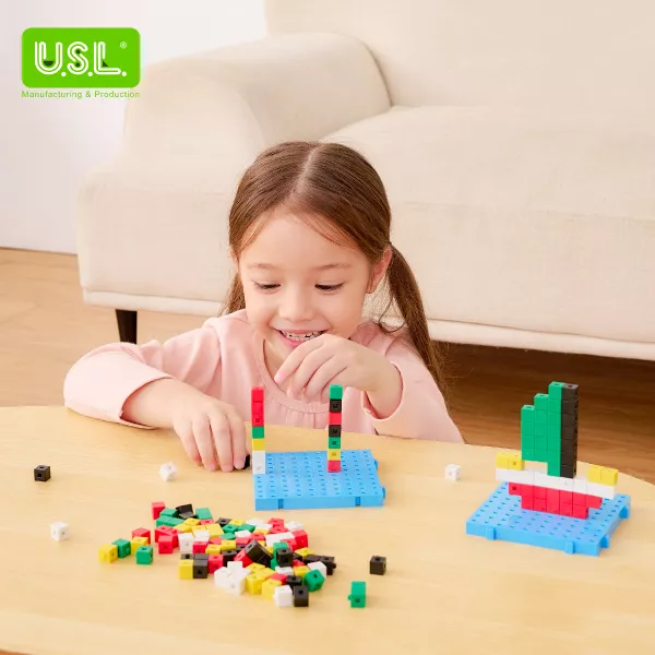 Cubes Linking Math Toys 1 Gram Plastic Weights with a Building Board
