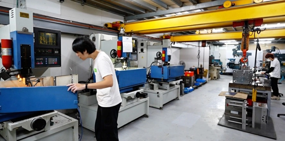 U.S.L.'s factory photo
